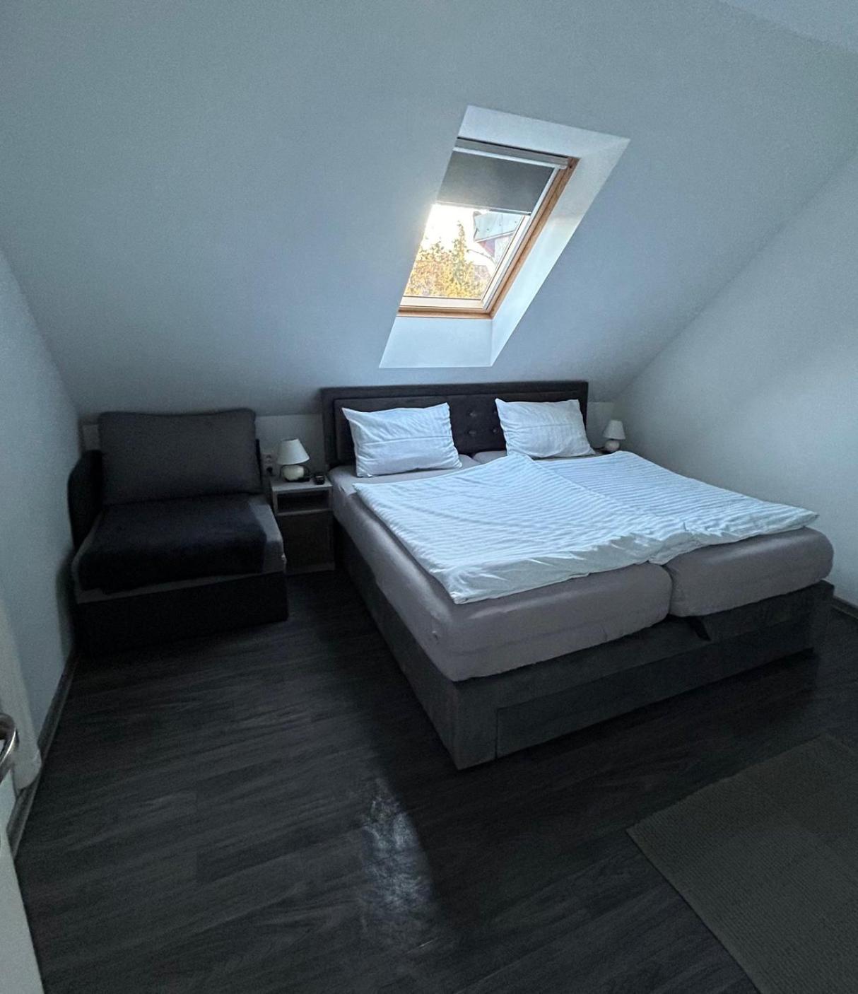 Heni Apartment Buk Luaran gambar