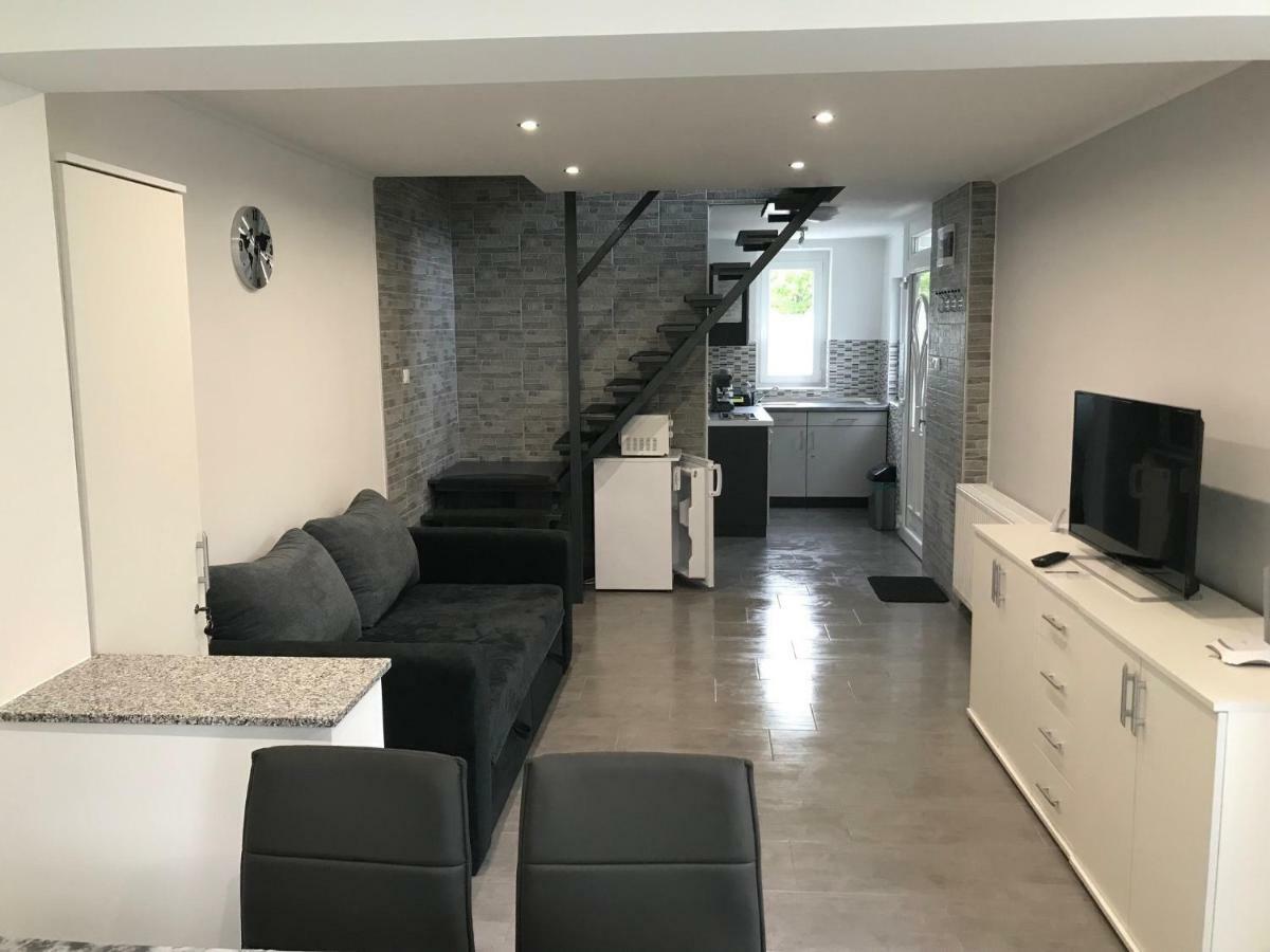 Heni Apartment Buk Luaran gambar